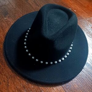 Black & Pearl Fedora Hat - Forever 21